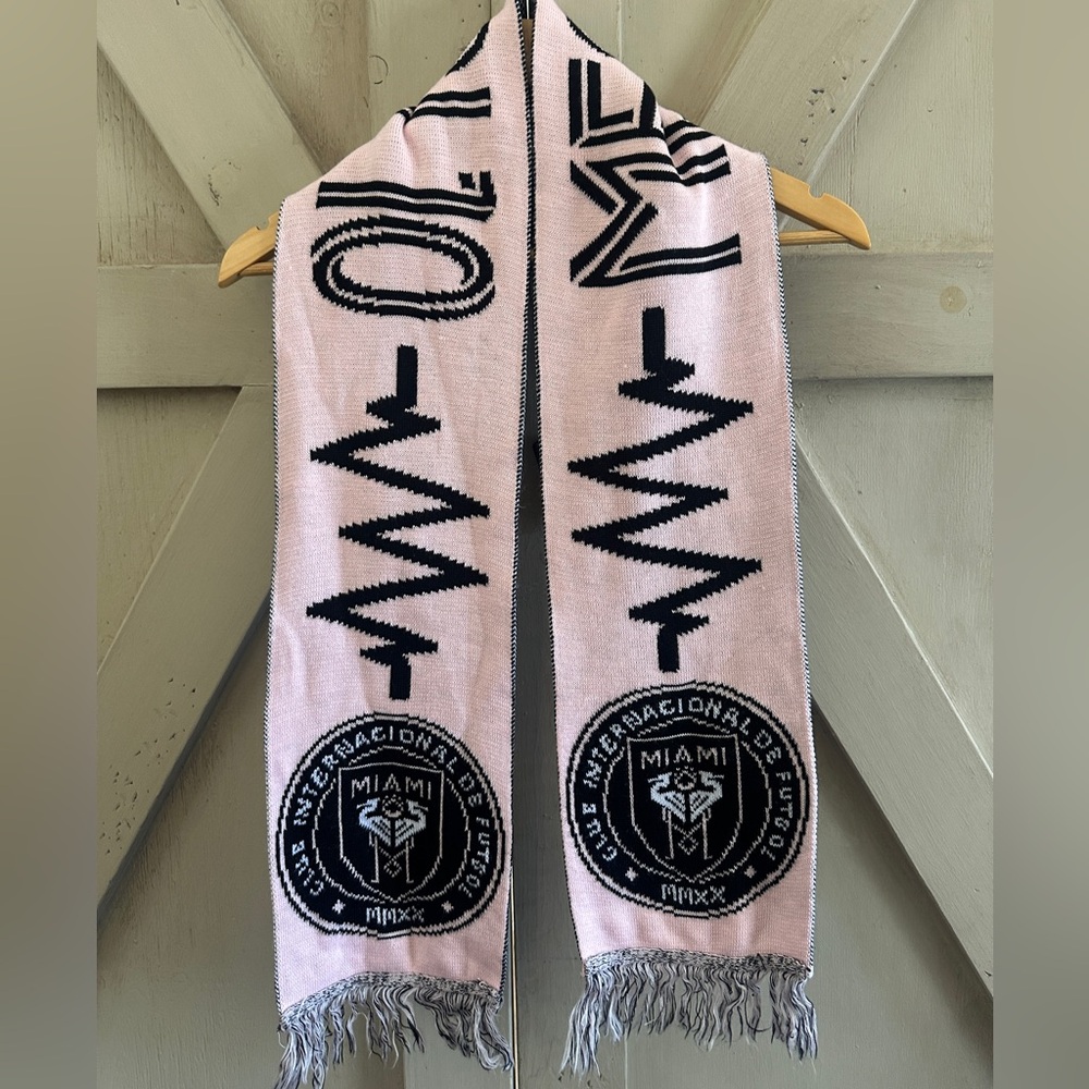 Inter Miami CF Messi Pink Soccer Scarf MLS Fan Knit Fringe Supporters Scarf